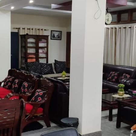 Iranyai Homestay Imphal Zewnętrze zdjęcie