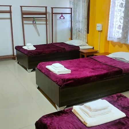 Iranyai Homestay Imphal Zewnętrze zdjęcie