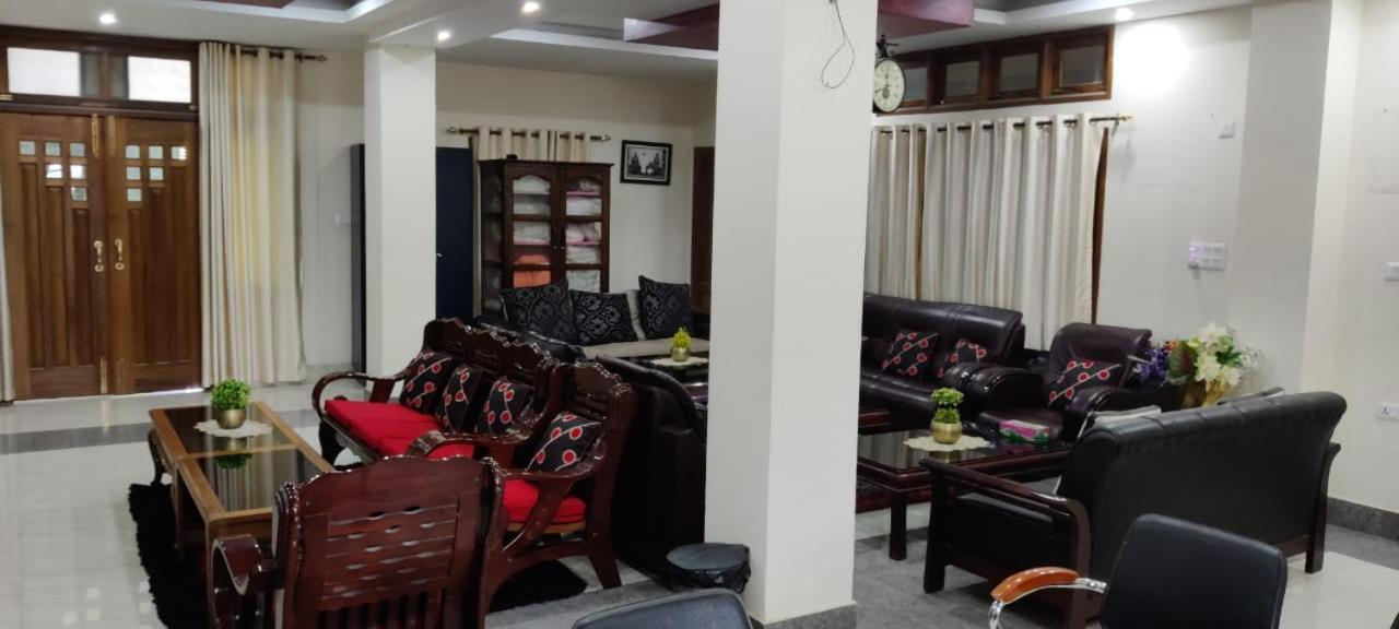 Iranyai Homestay Imphal Zewnętrze zdjęcie