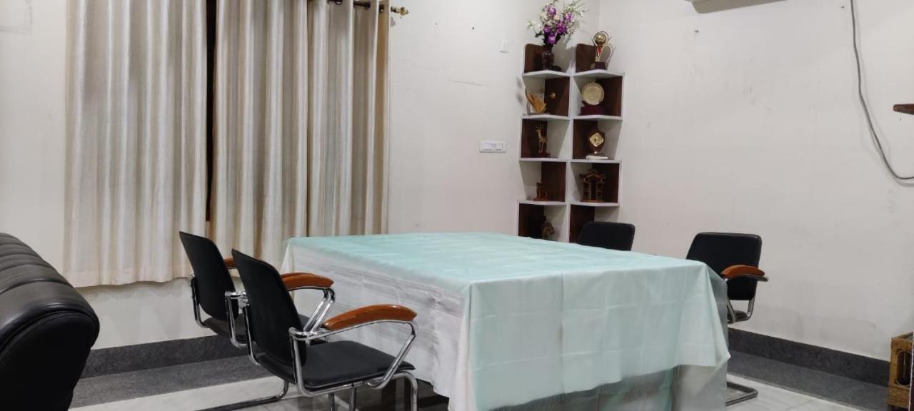Iranyai Homestay Imphal Zewnętrze zdjęcie