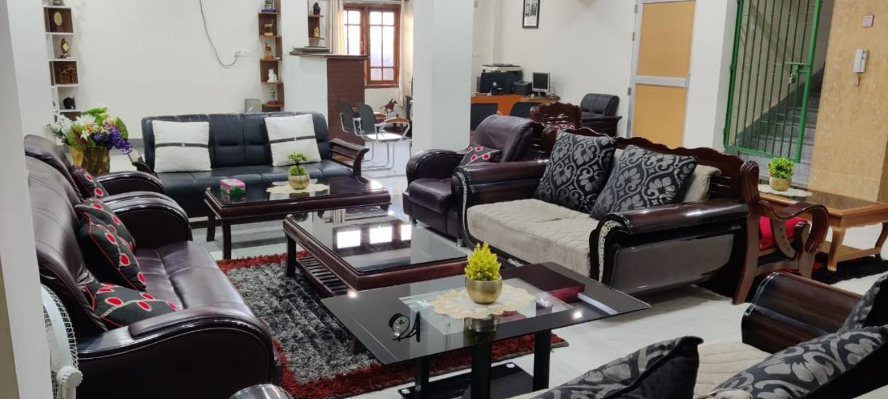 Iranyai Homestay Imphal Zewnętrze zdjęcie